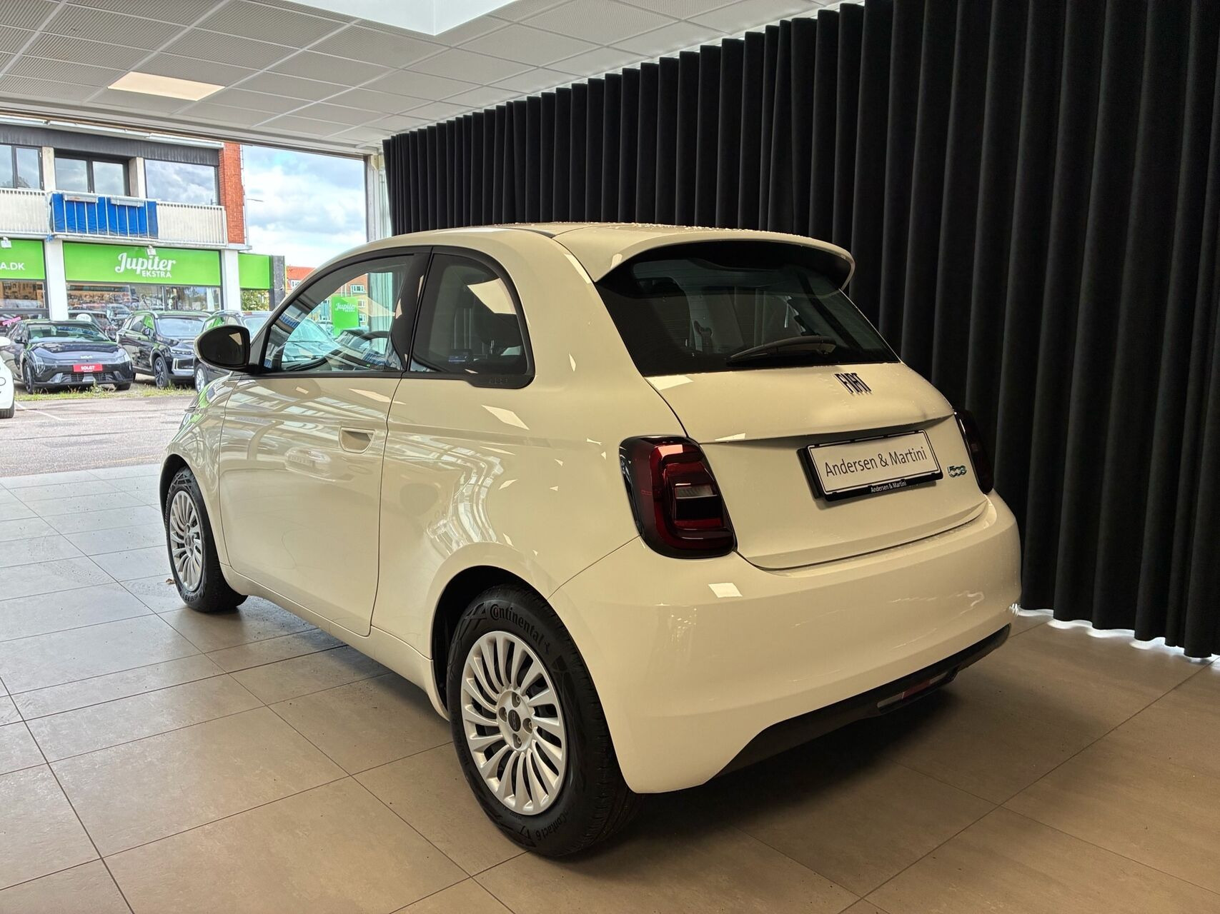 Hvid Fiat 500e fra 2023