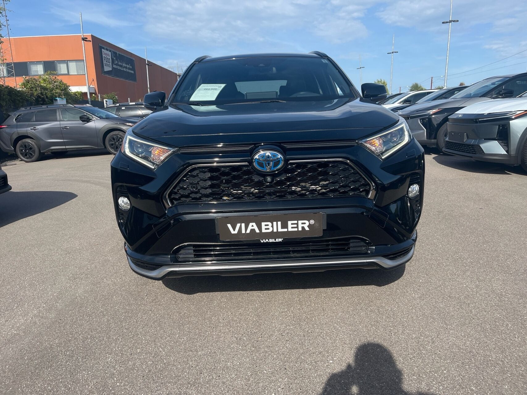 Sort Toyota RAV4 Plug-in fra 2020