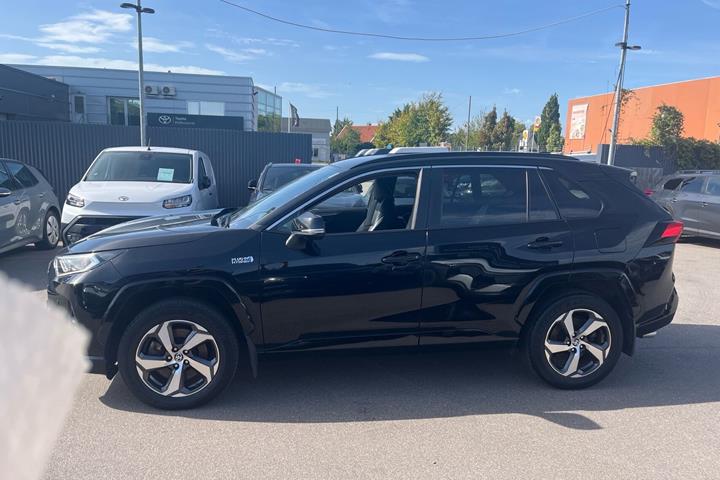 Sort Toyota RAV4 Plug-in fra 2020