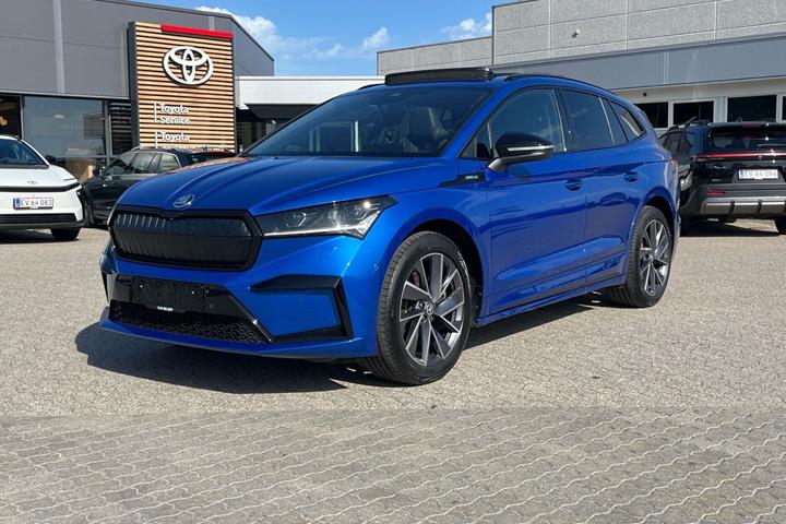Blå Skoda Enyaq fra 2023