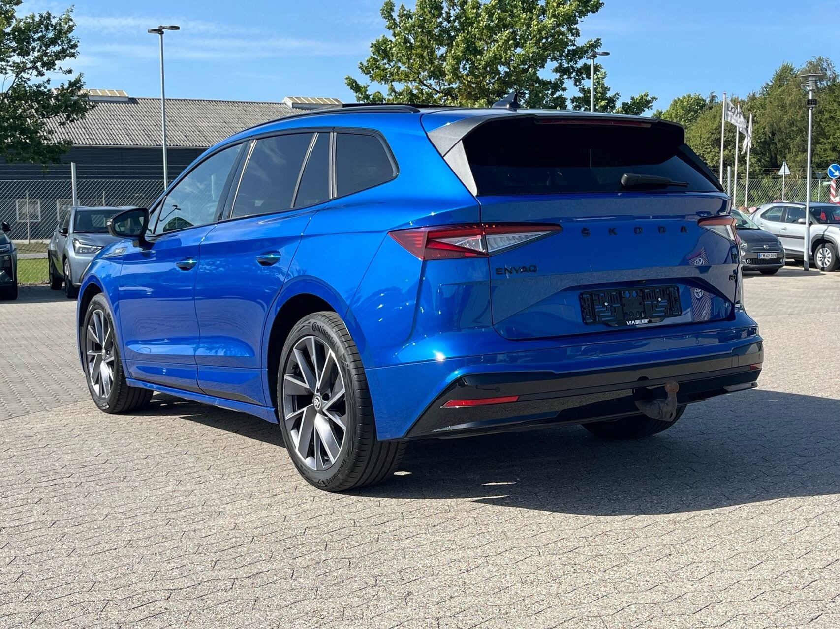 Blå Skoda Enyaq fra 2023