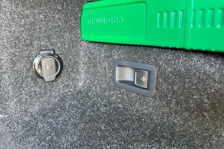 Blå Skoda Enyaq fra 2023
