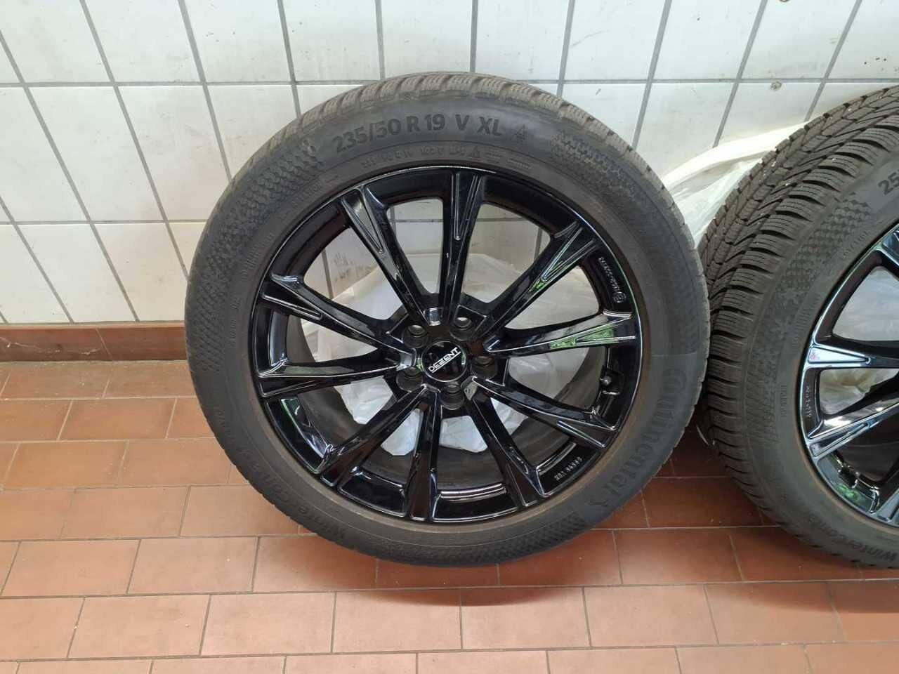 Hvid Volvo XC40 fra 2023