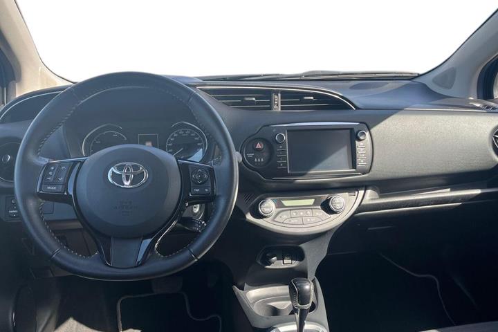 Sort Toyota Yaris fra 2017