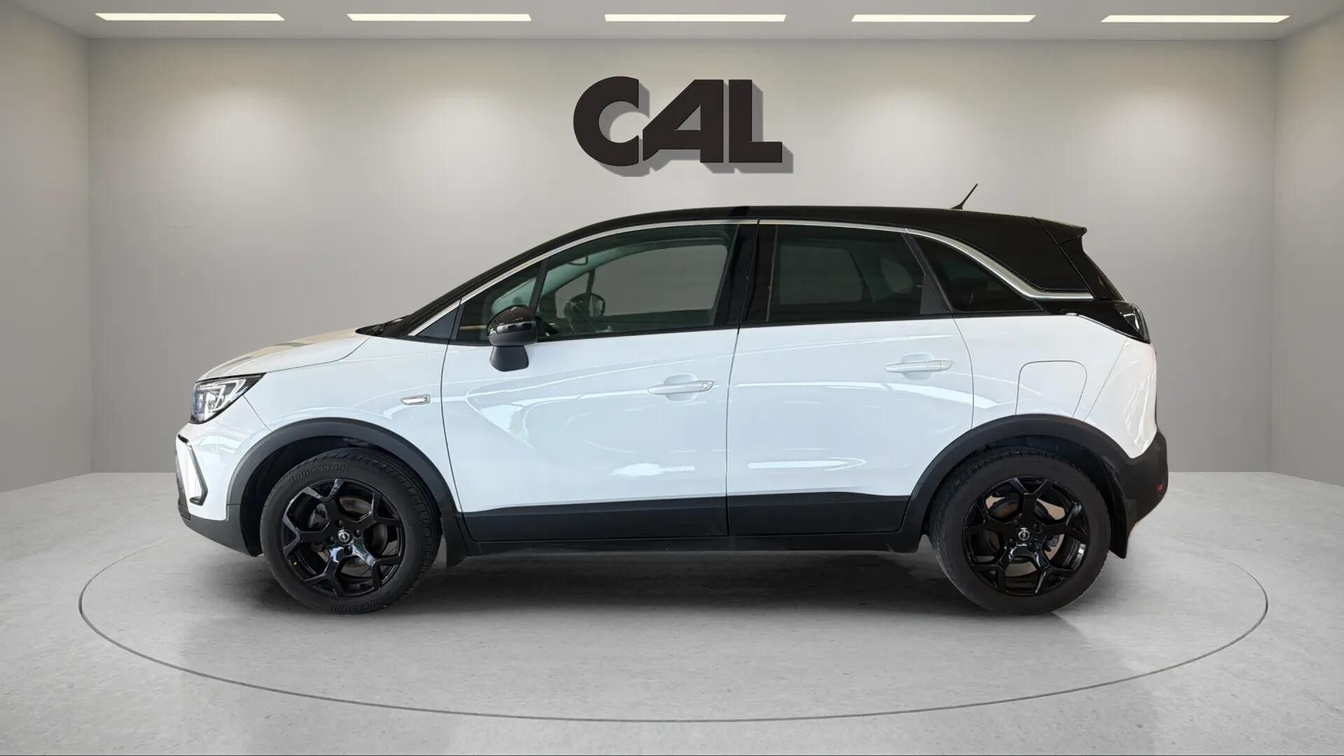Sølv Opel Crossland fra 2024