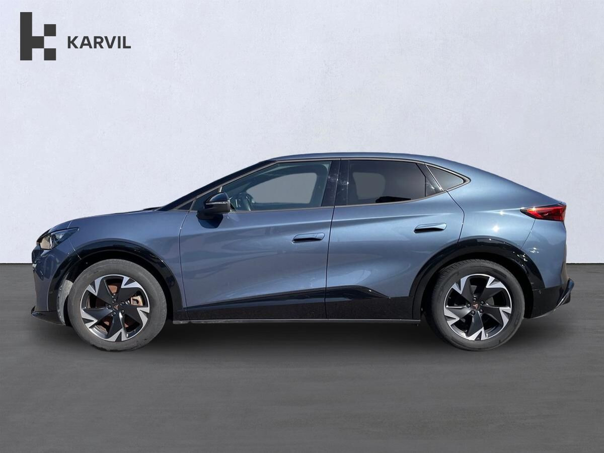 Blå Cupra Tavascan fra 2024