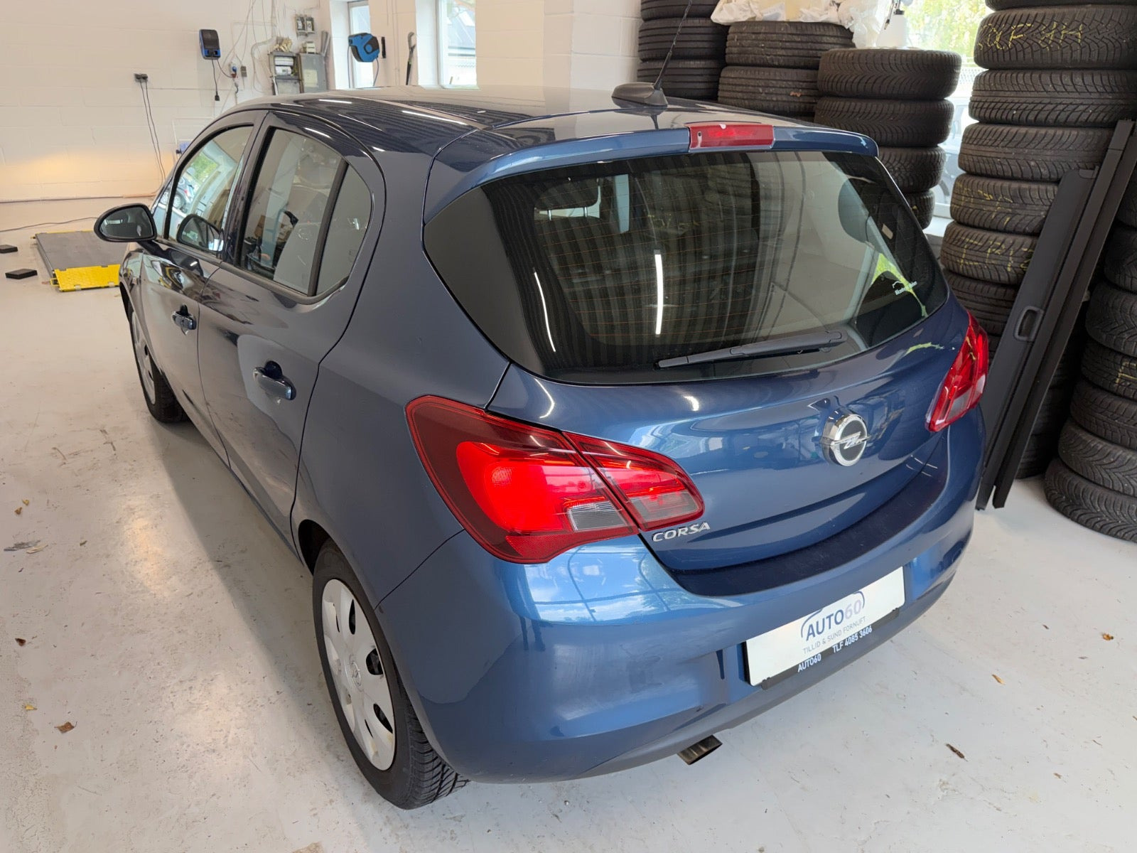 Blå Opel Corsa fra 2017