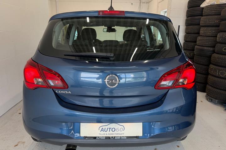 Blå Opel Corsa fra 2017
