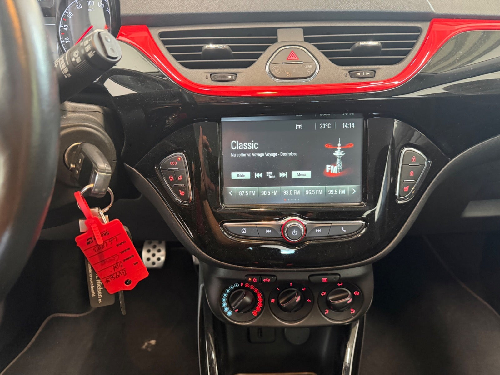 Blå Opel Corsa fra 2017