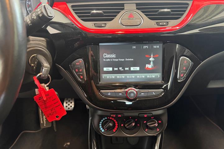 Blå Opel Corsa fra 2017