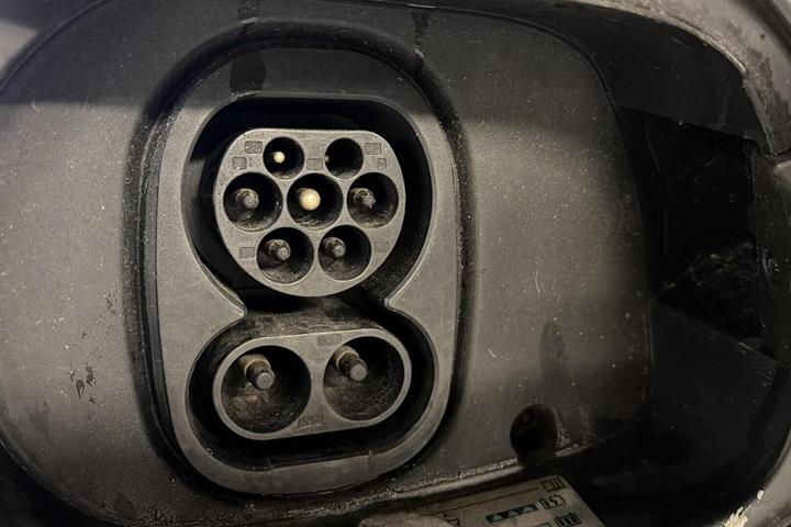 Grå VW ID.4 fra 2023