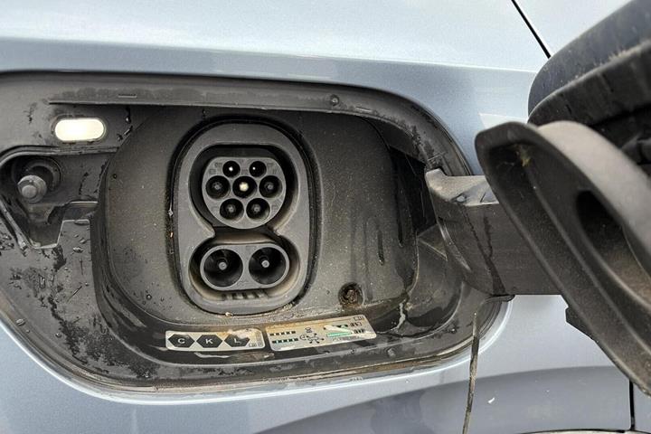 Blå VW ID.4 fra 2023