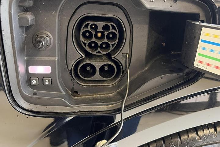 Sort Renault Megane E-Tech fra 2022