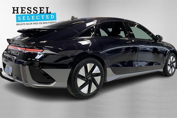 Blå Hyundai Ioniq 6 fra 2023
