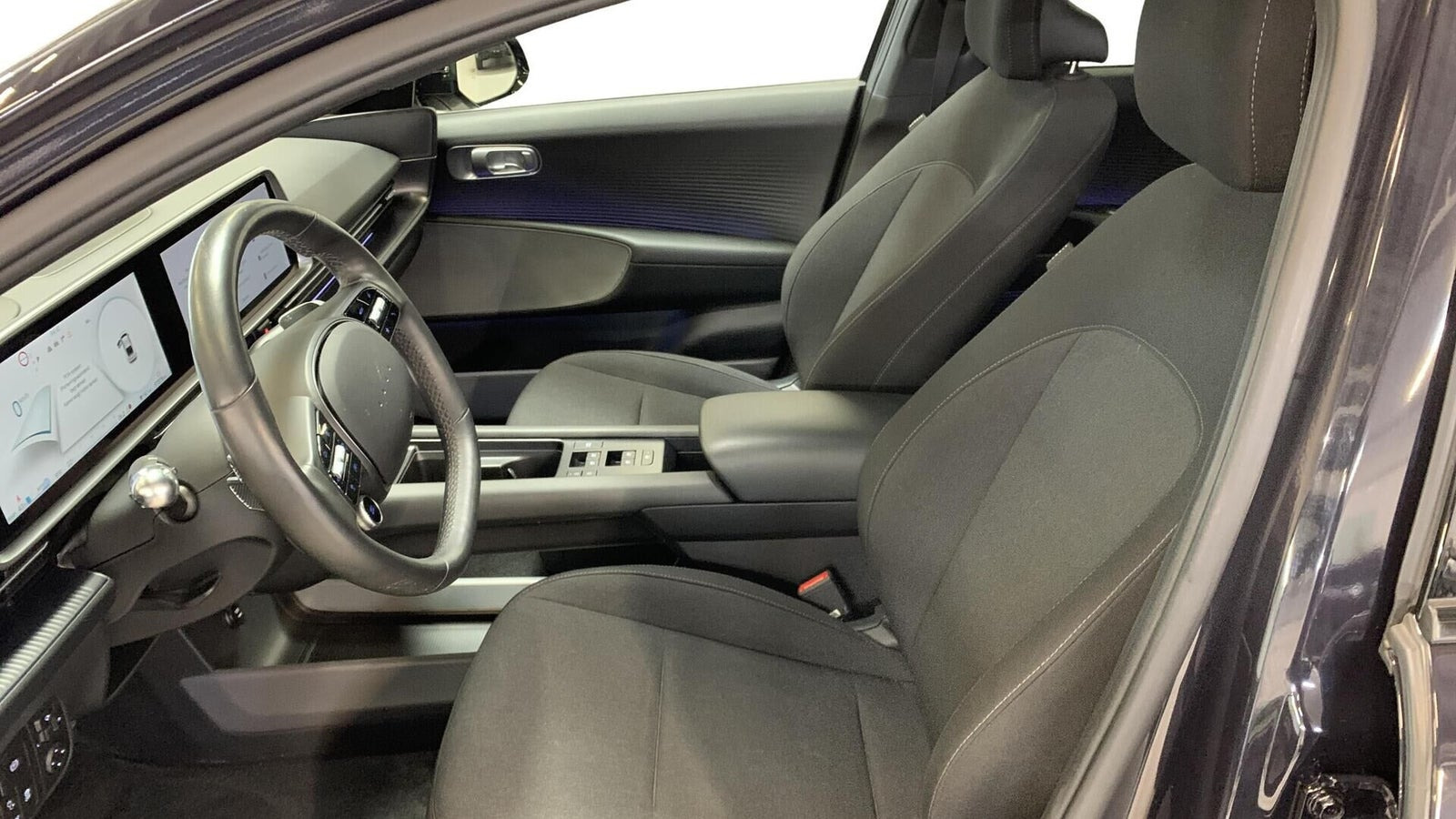 Blå Hyundai Ioniq 6 fra 2023
