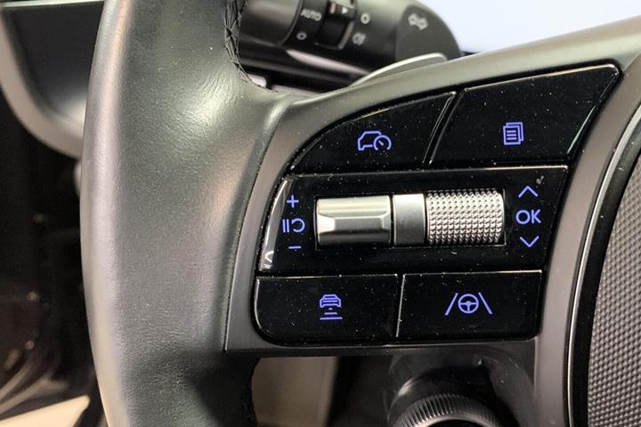 Blå Hyundai Ioniq 6 fra 2023
