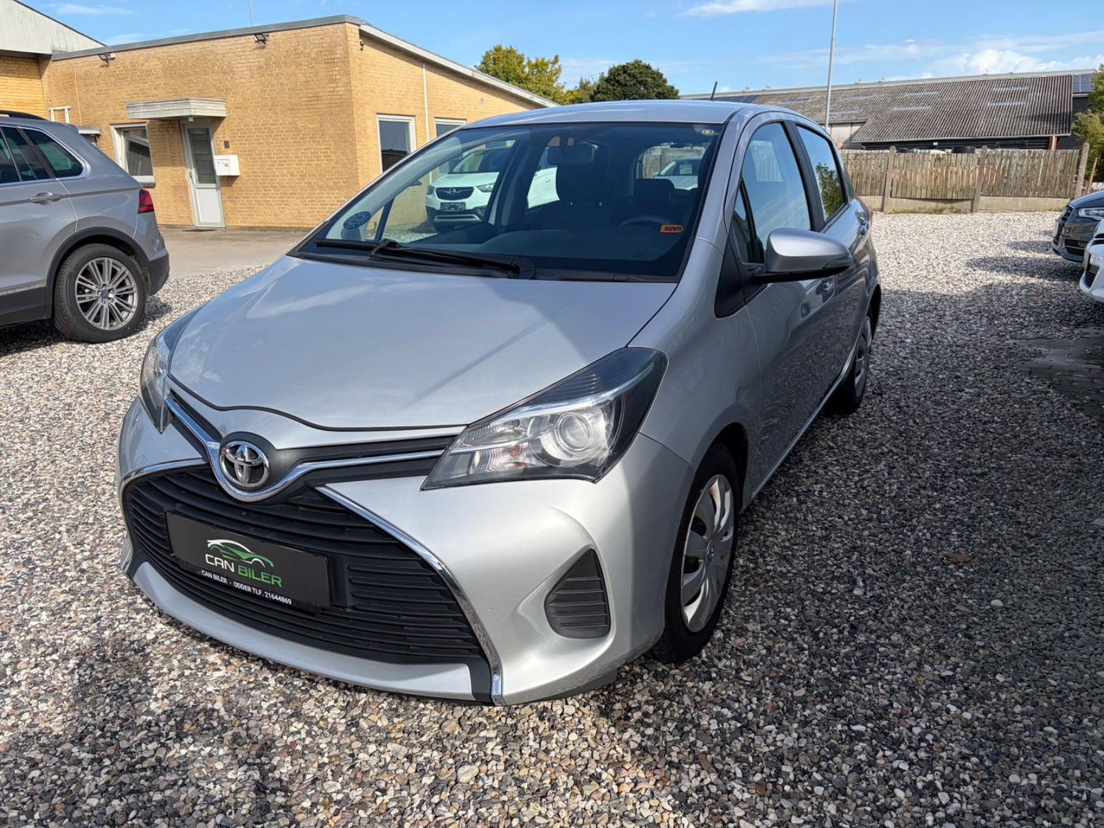 Sølv Toyota Yaris fra 2015