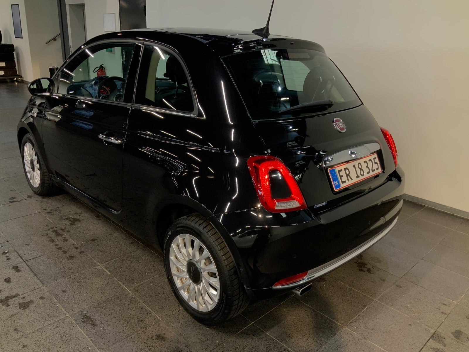 Sort Fiat 500 fra 2019