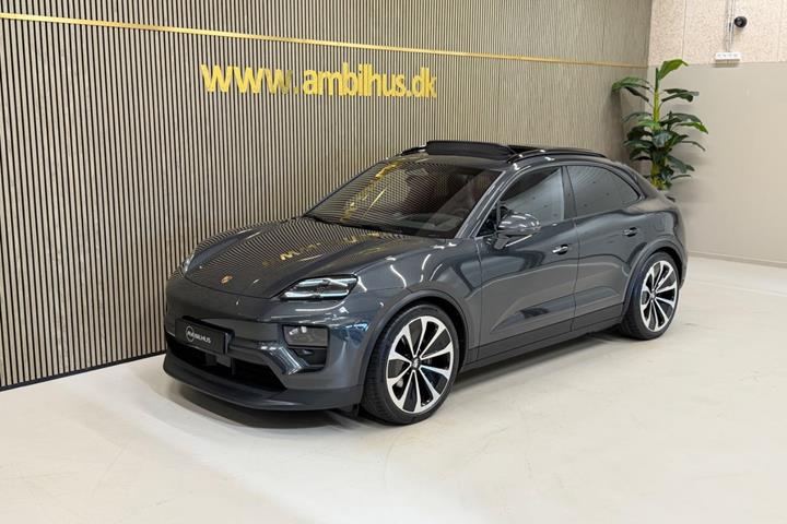 Grå Porsche Macan 4 fra 2024