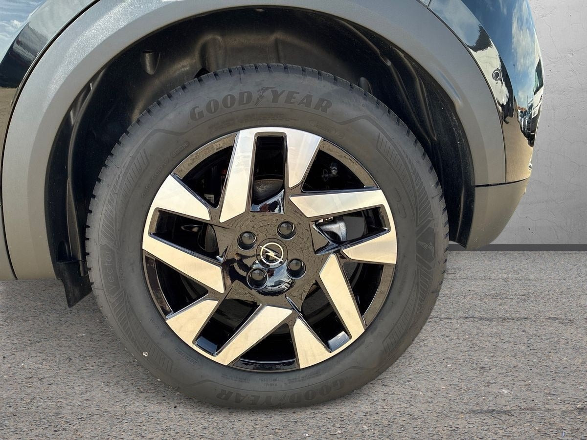 Sort Opel Mokka-e fra 2023