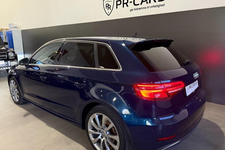 Grå Audi A3 fra 2020