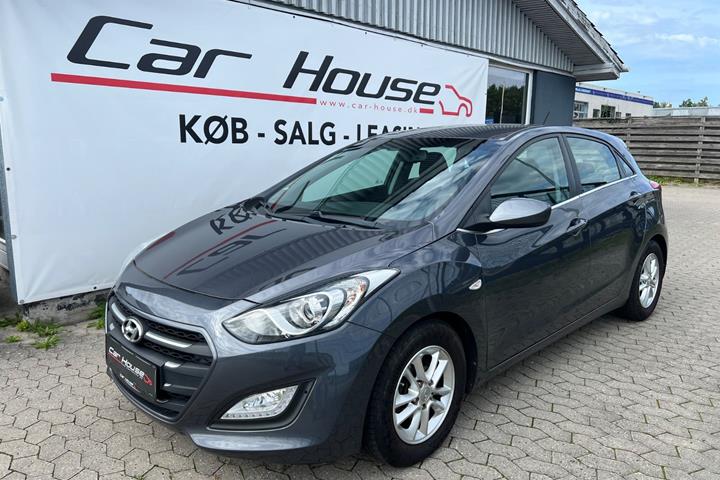 Grå Hyundai i30 fra 2015