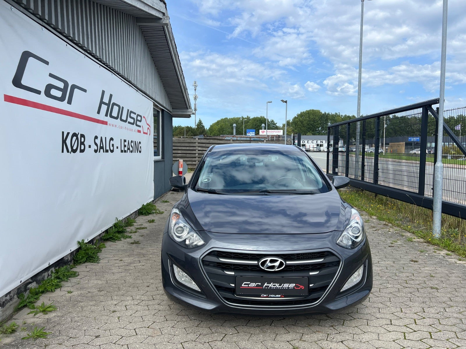 Grå Hyundai i30 fra 2015
