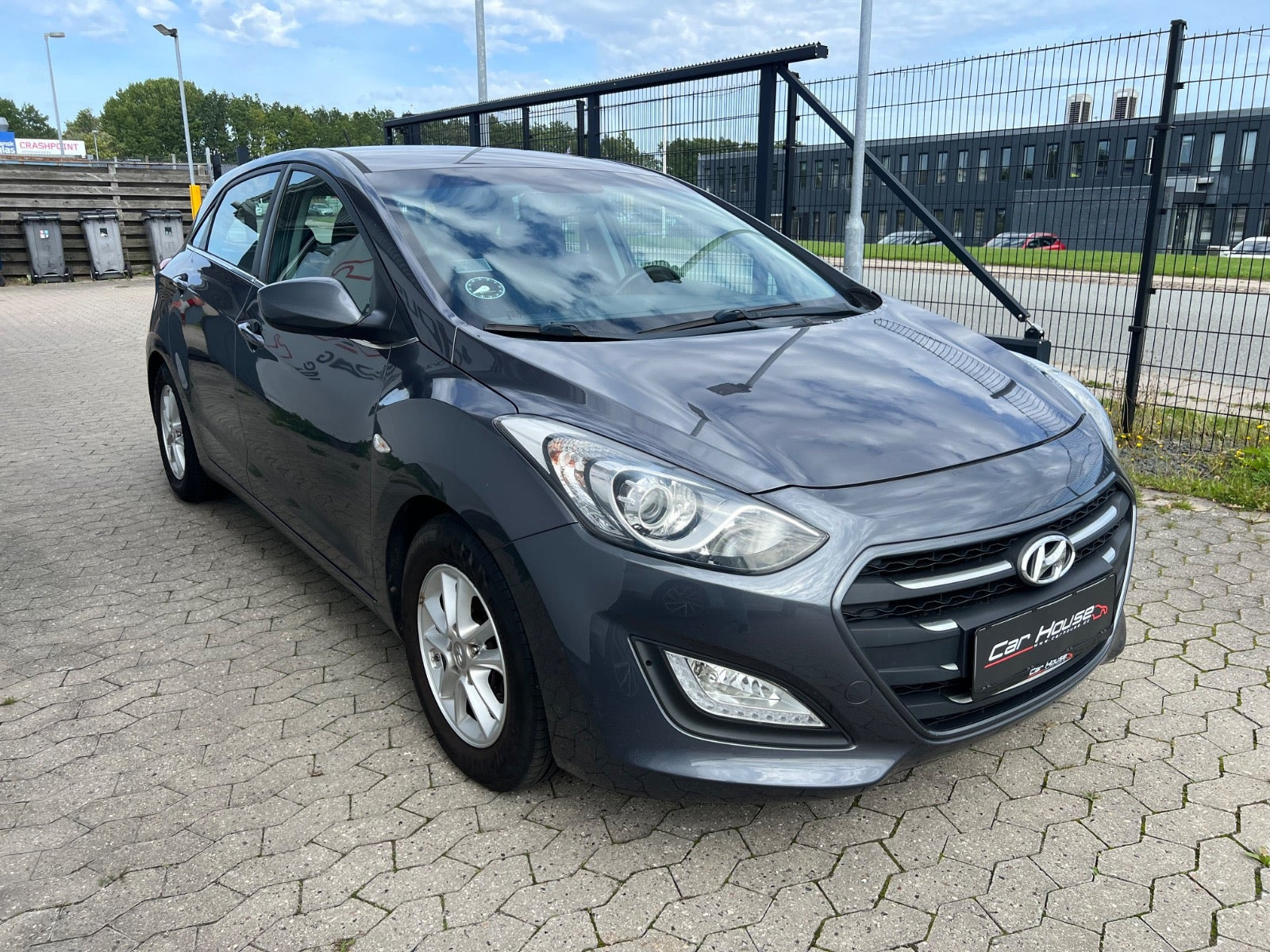 Grå Hyundai i30 fra 2015
