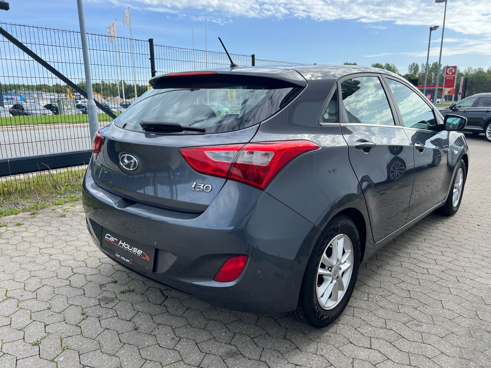 Grå Hyundai i30 fra 2015