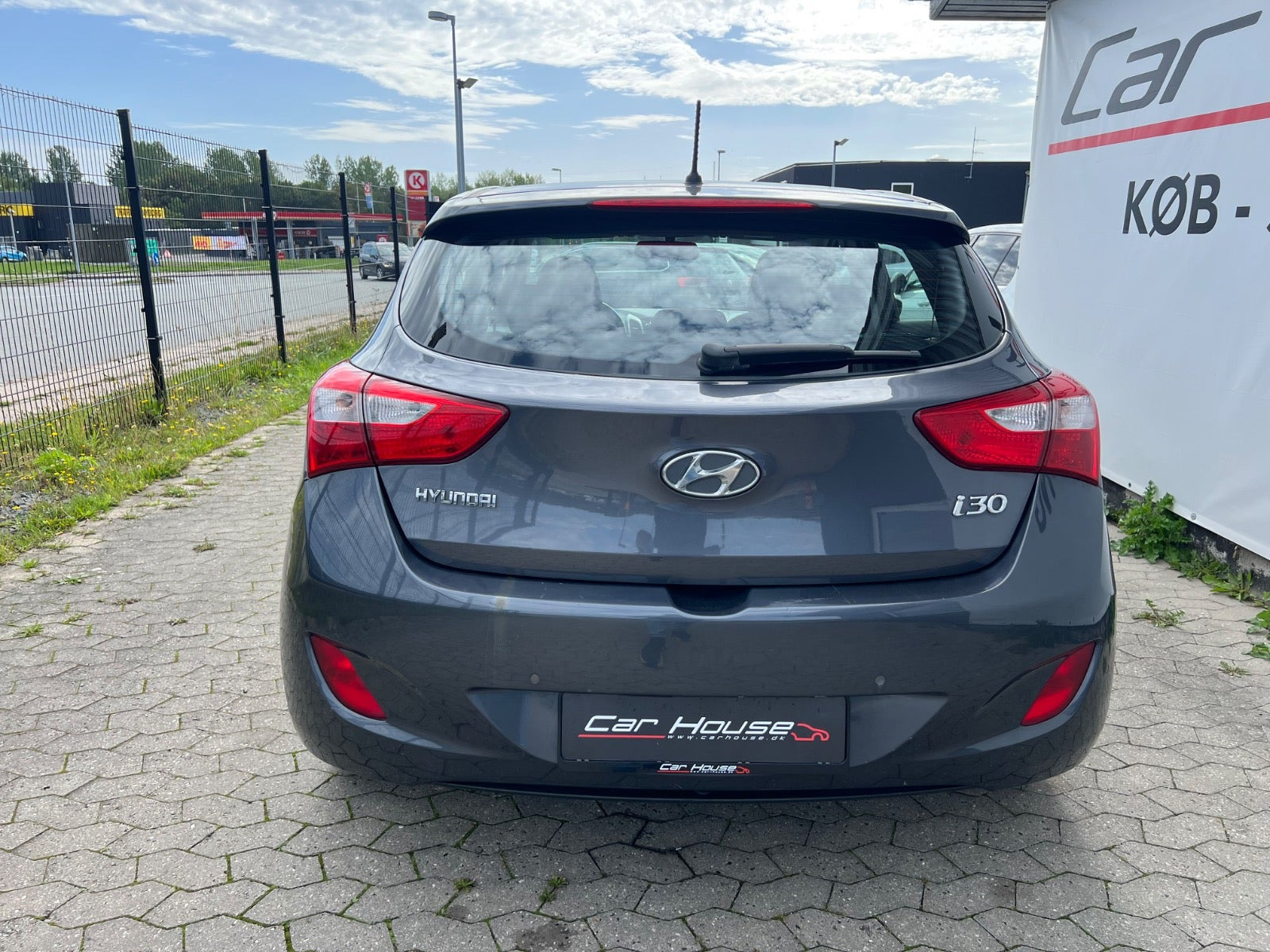 Grå Hyundai i30 fra 2015