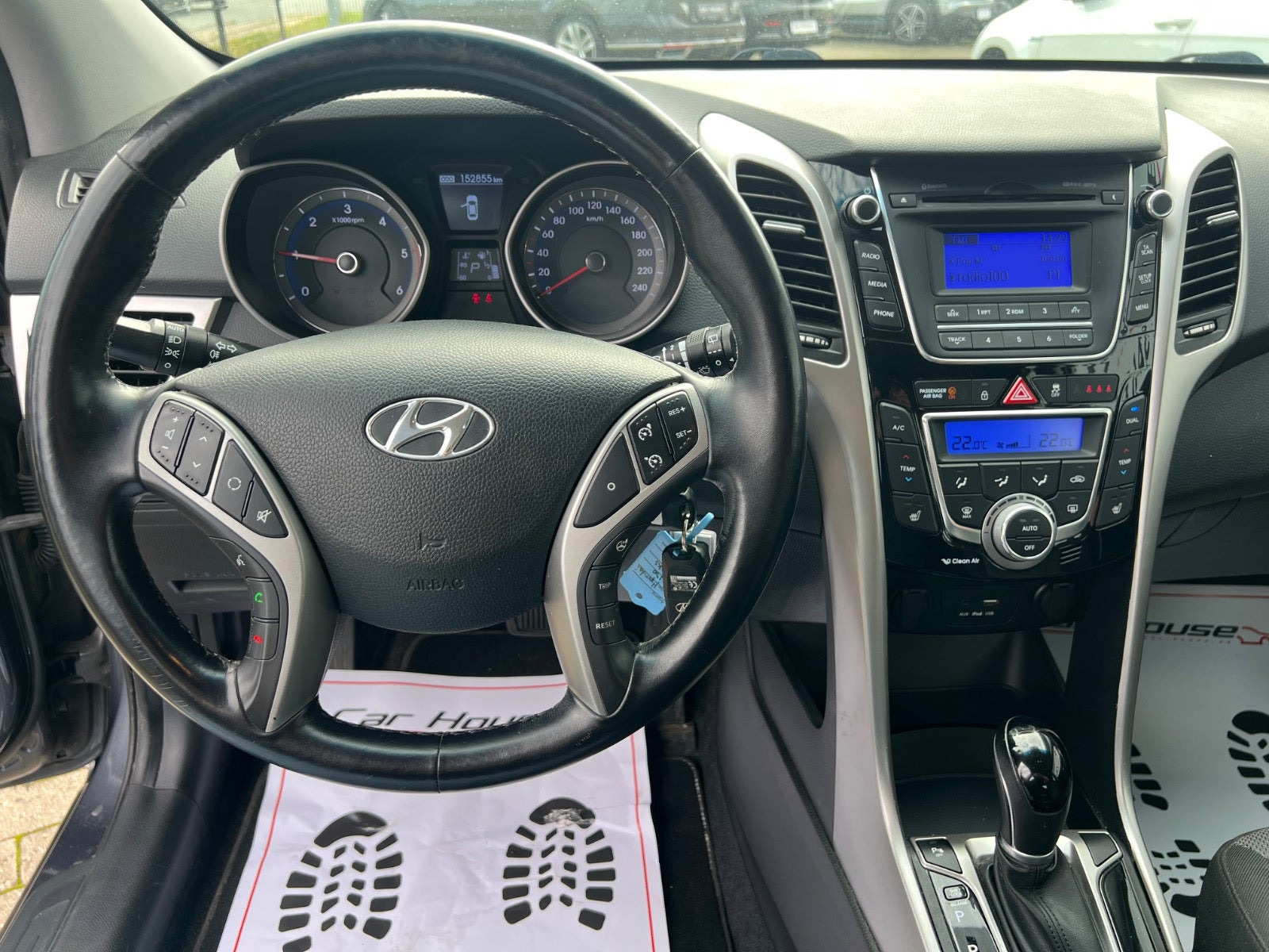 Grå Hyundai i30 fra 2015