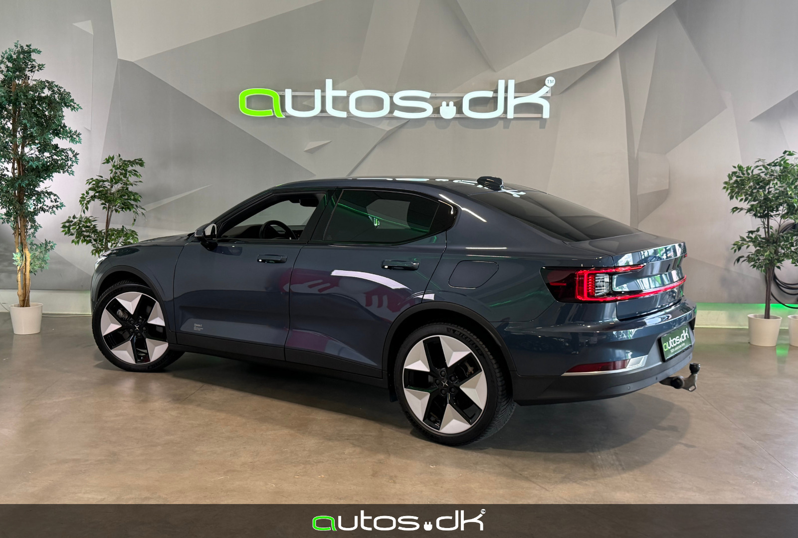 Blå Polestar 2 fra 2023