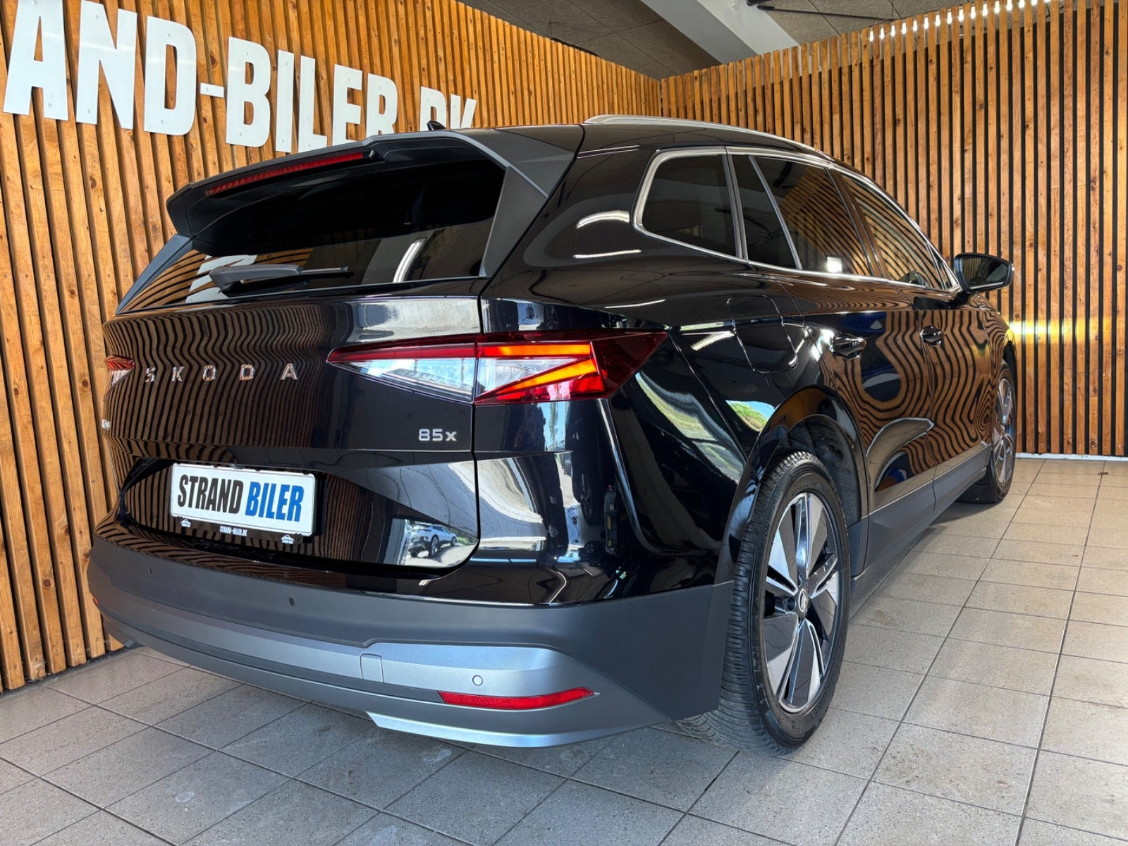 Sort Skoda Enyaq fra 2025