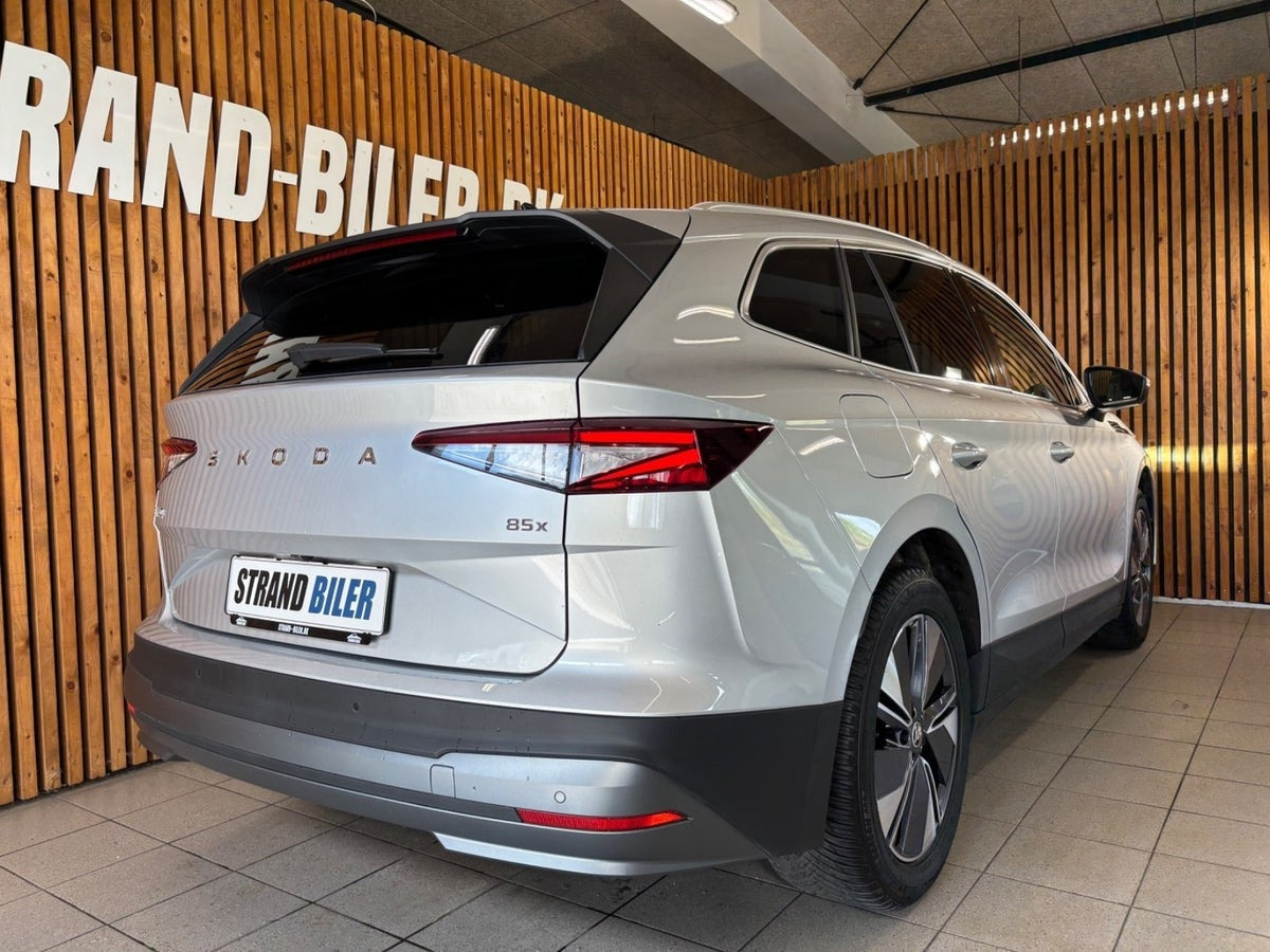 Sølv Skoda Enyaq fra 2025