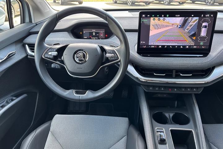 Sølv Skoda Enyaq fra 2025