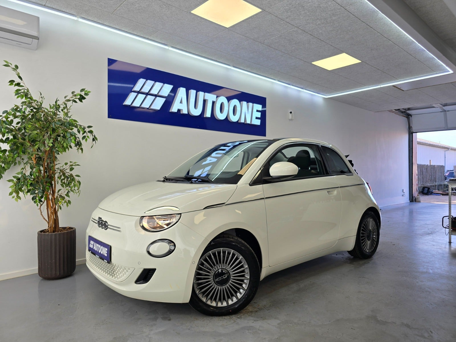 Fiat 500e 42 Icon Cabrio