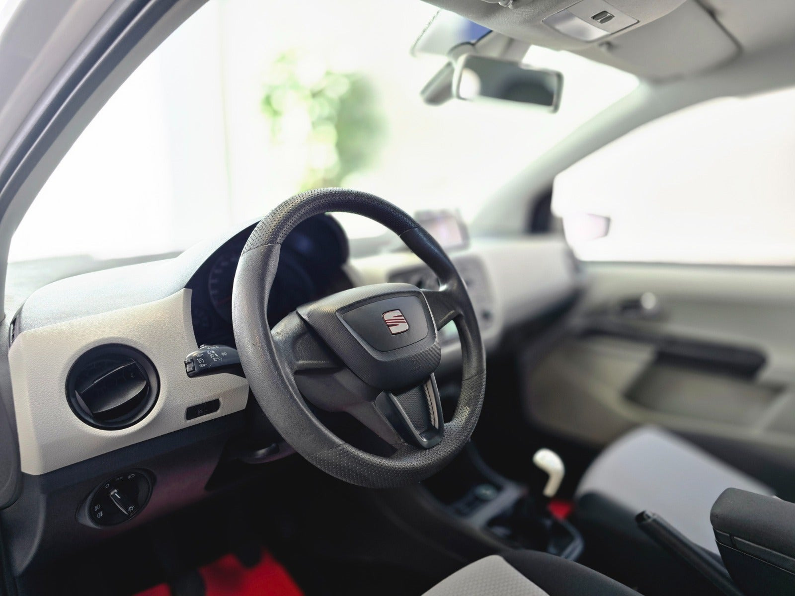 Hvid Seat Mii fra 2013