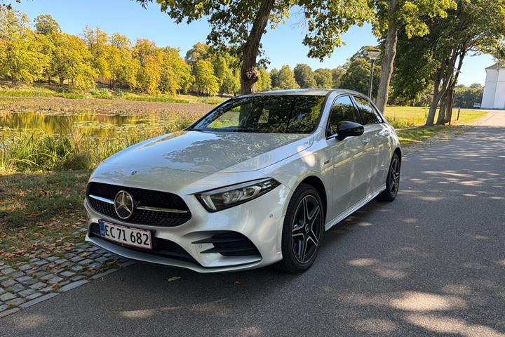 Grøn Mercedes A250 e fra 2020