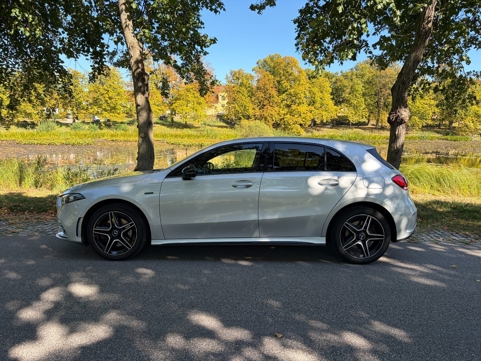 Grøn Mercedes A250 e fra 2020