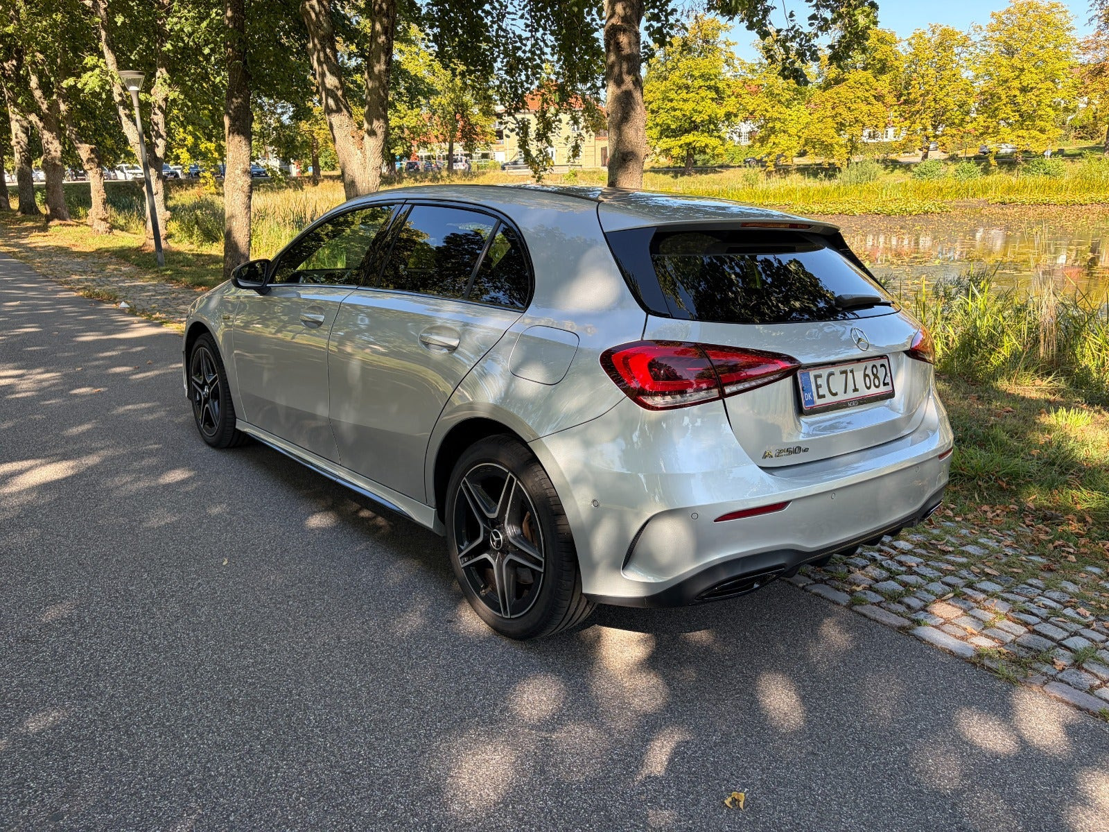 Grøn Mercedes A250 e fra 2020