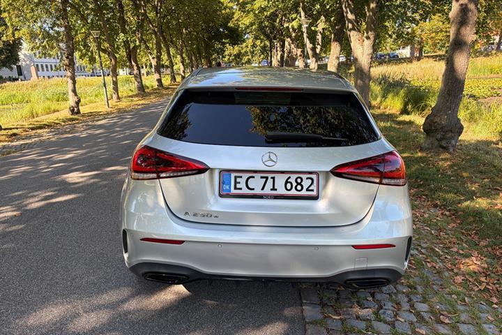 Grøn Mercedes A250 e fra 2020