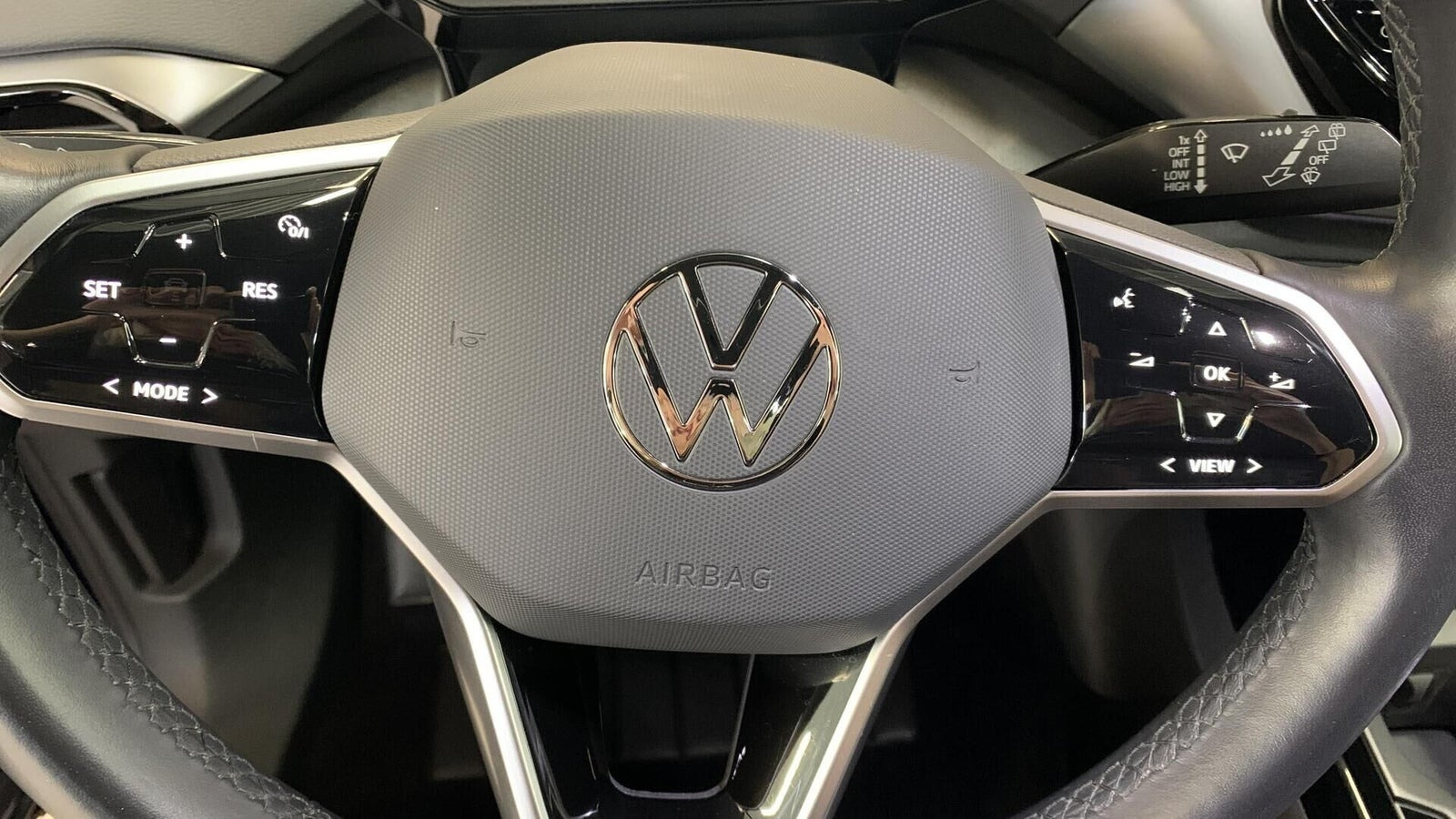 Blå VW ID.4 fra 2023