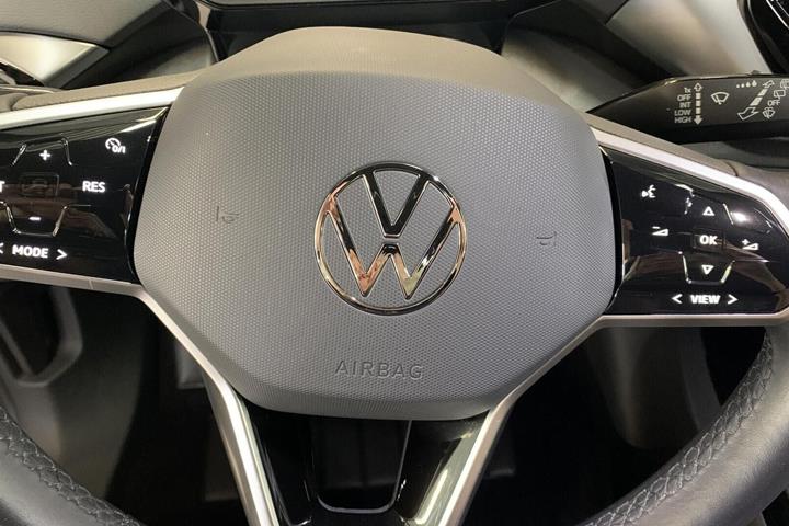 Blå VW ID.4 fra 2023