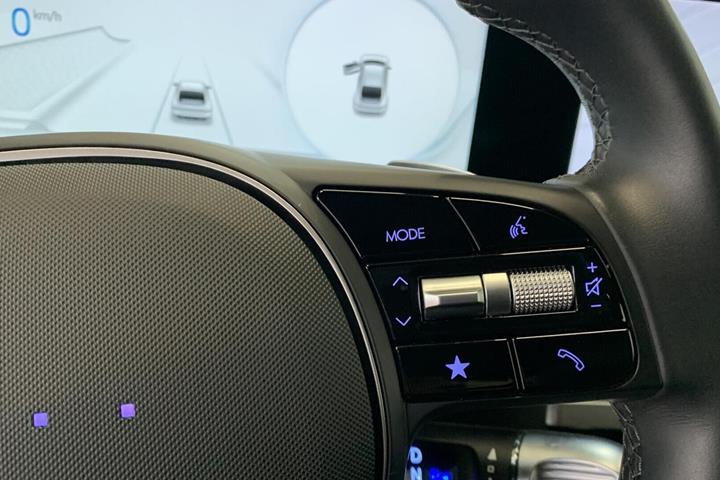 Grå Hyundai Ioniq 6 fra 2023