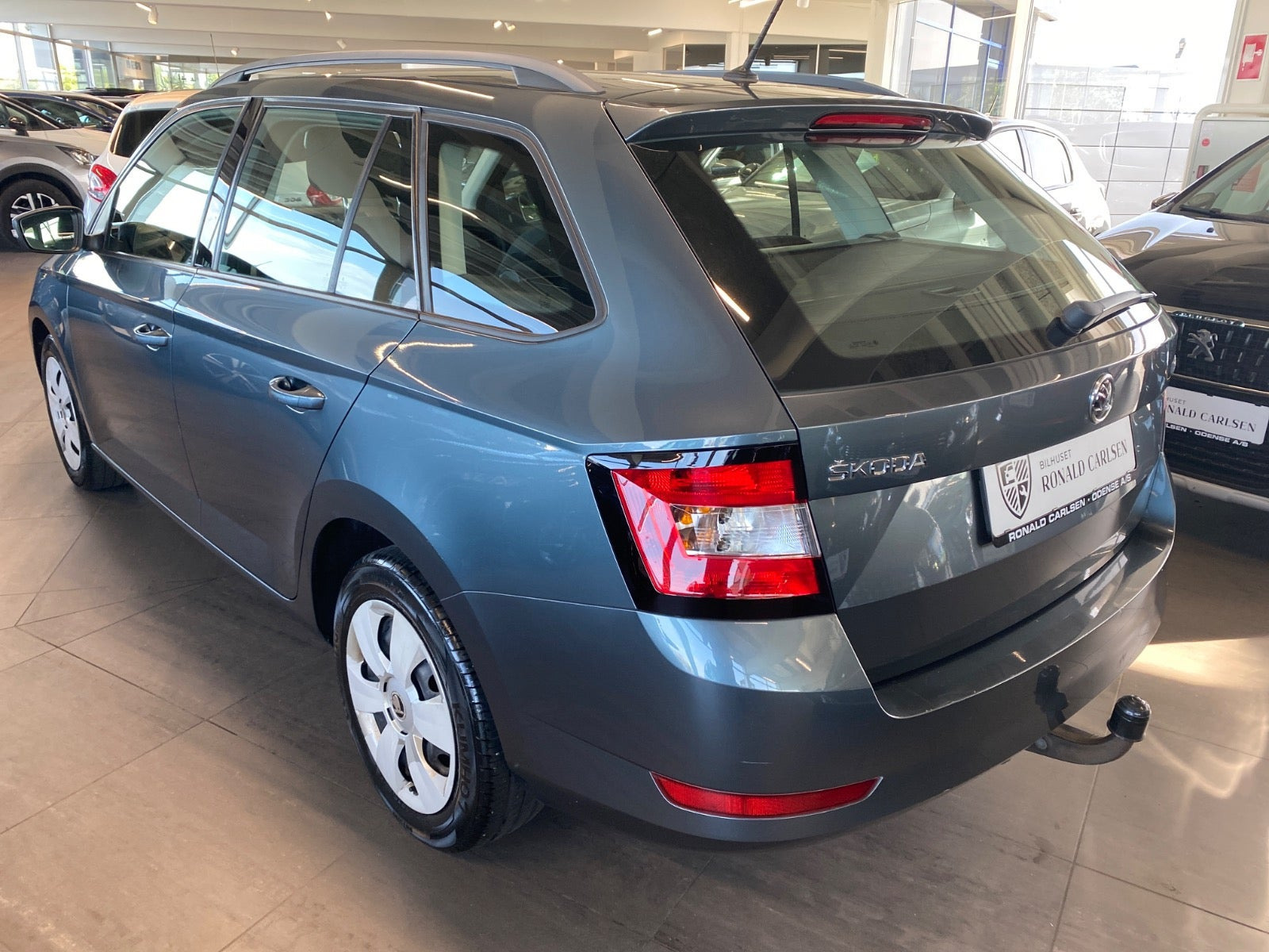 Grå Skoda Fabia fra 2019