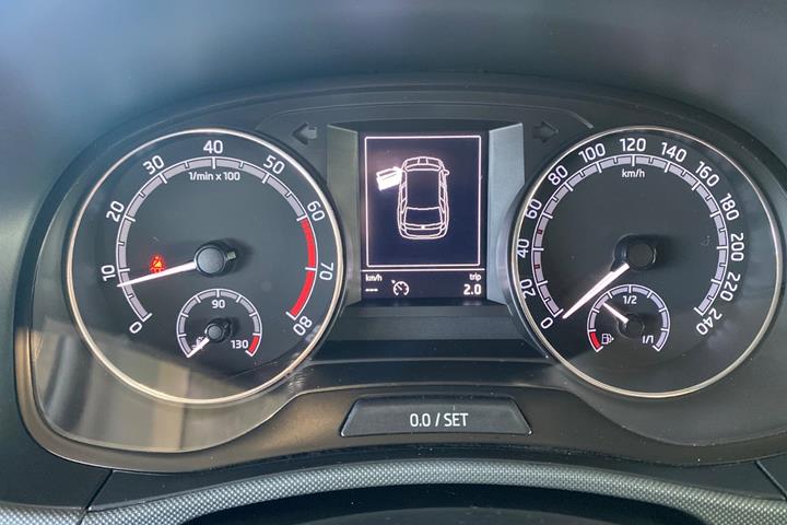 Grå Skoda Fabia fra 2019