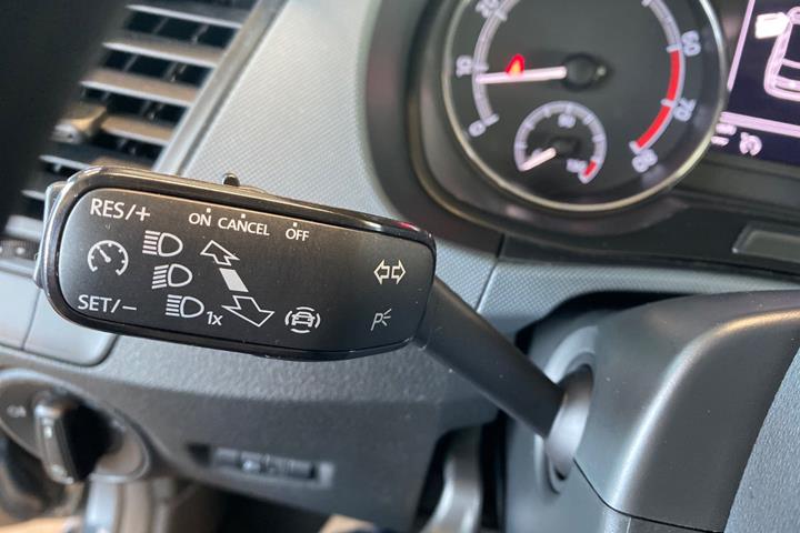 Grå Skoda Fabia fra 2019