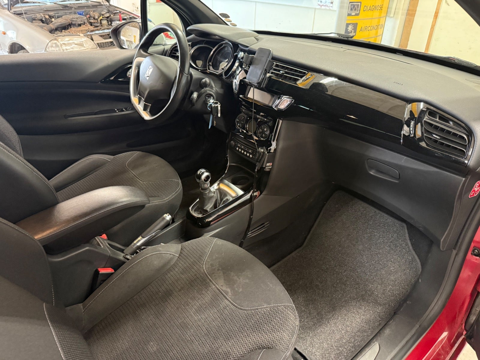 Rød Citroën DS3 fra 2013