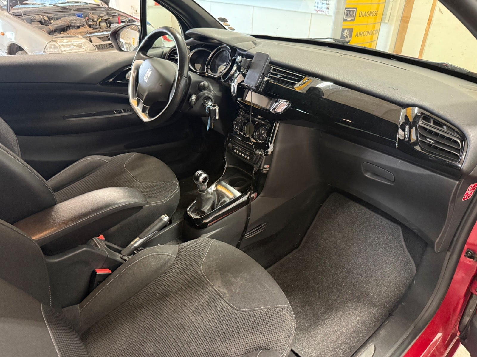 Rød Citroën DS3 fra 2013