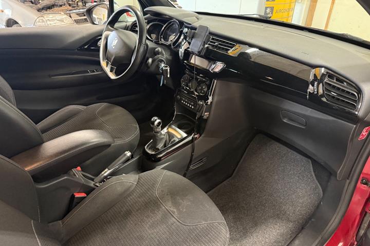 Rød Citroën DS3 fra 2013